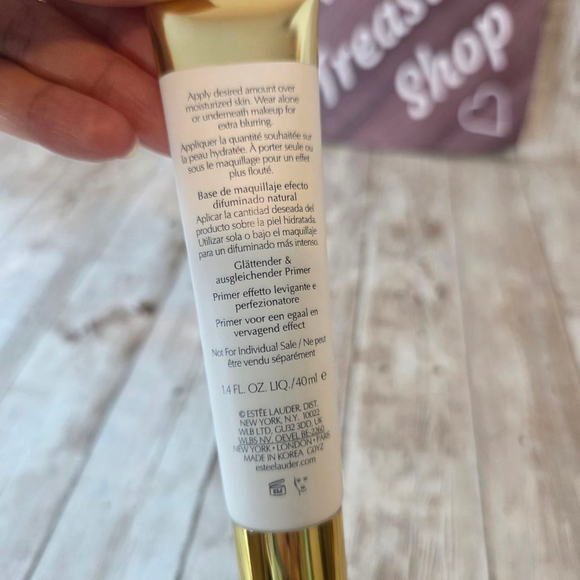 Estée Lauder Double Wear Smooth & Blur Primer - Picture 3 of 3